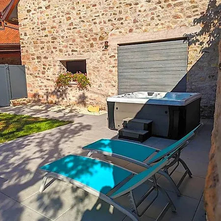 ゲストハウス La Maison D'emilie 4*